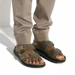 Birkenstock Men's Arizona Cross Town Oiled Leather In Faded Khaki -Outdoor Shoes Shop 1018463 f closeup m 1100x